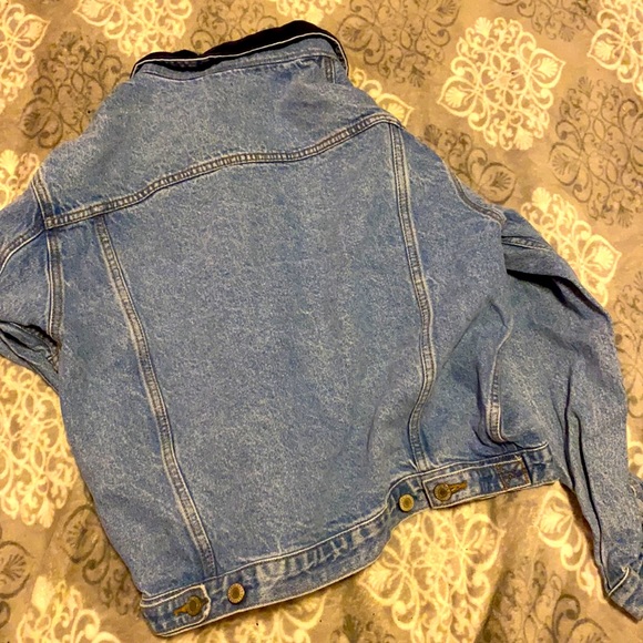 BRANDY MELVILLE DENIM JACKET - Picture 2 of 3